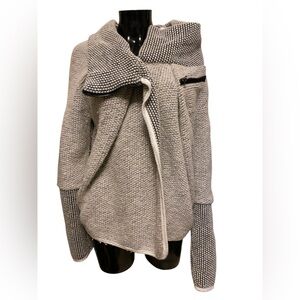 Colorine Wool Gray Women's Poncho Sweater made in Italy